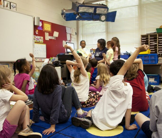 Early Childhood Education au Canada : formations, salaires et bourses 2026-2027